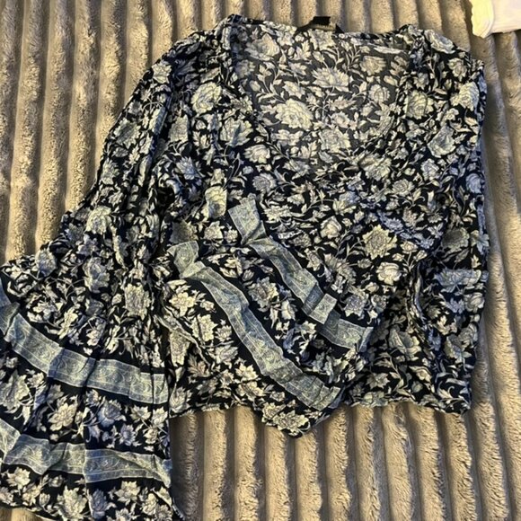 American Eagle, bell bottom long sleeve crop, size S; design - Picture 1 of 1